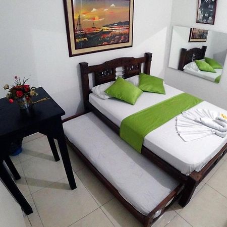 Hostal La Espanola De Getsemani Cartagena Bagian luar foto