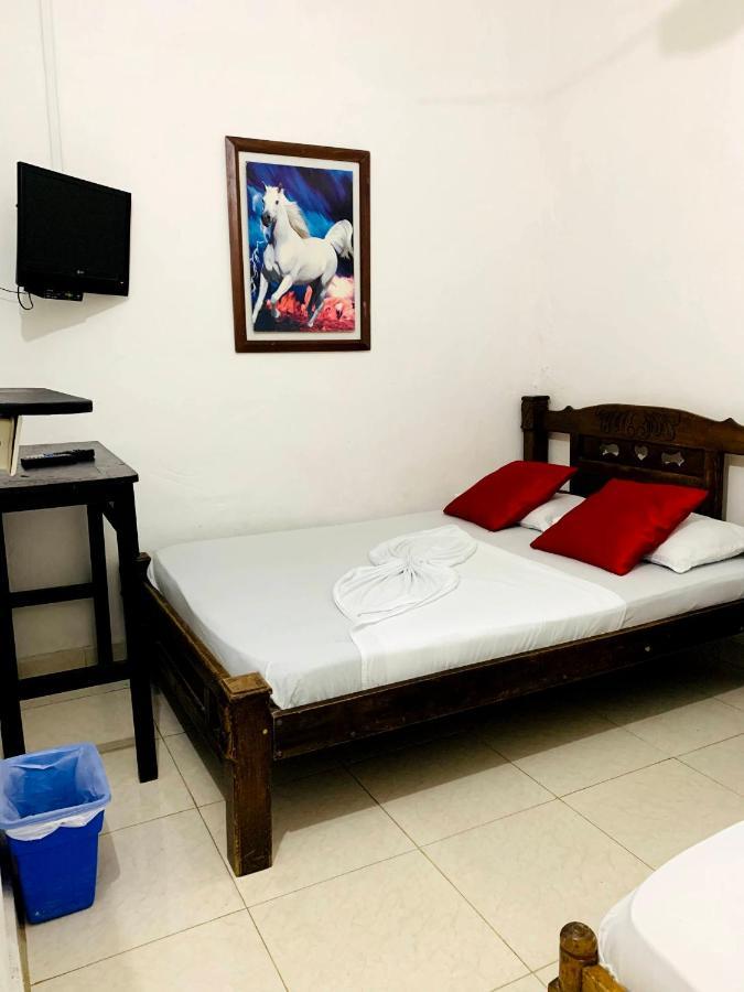 Hostal La Espanola De Getsemani Cartagena Bagian luar foto