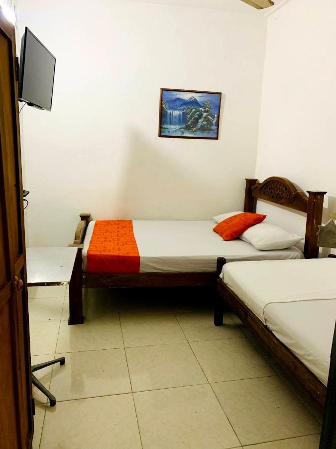 Hostal La Espanola De Getsemani Cartagena Bagian luar foto