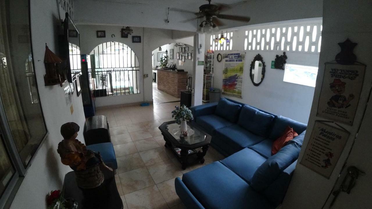 Hostal La Espanola De Getsemani Cartagena Bagian luar foto